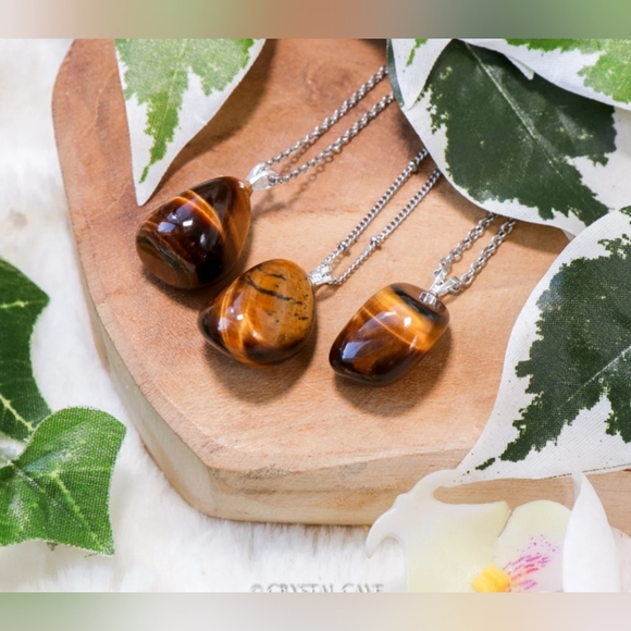 Tiger's Eye Pendant smooth and polished - Picture 3 of 5